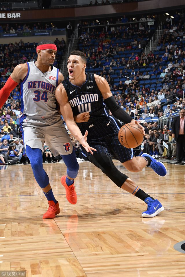 西媒：迈阿密国际拒绝莱万，认为已有苏亚雷斯没必要再引进他（西媒：迈阿密国际拒签莱万，称已有苏亚雷斯无需再引进）