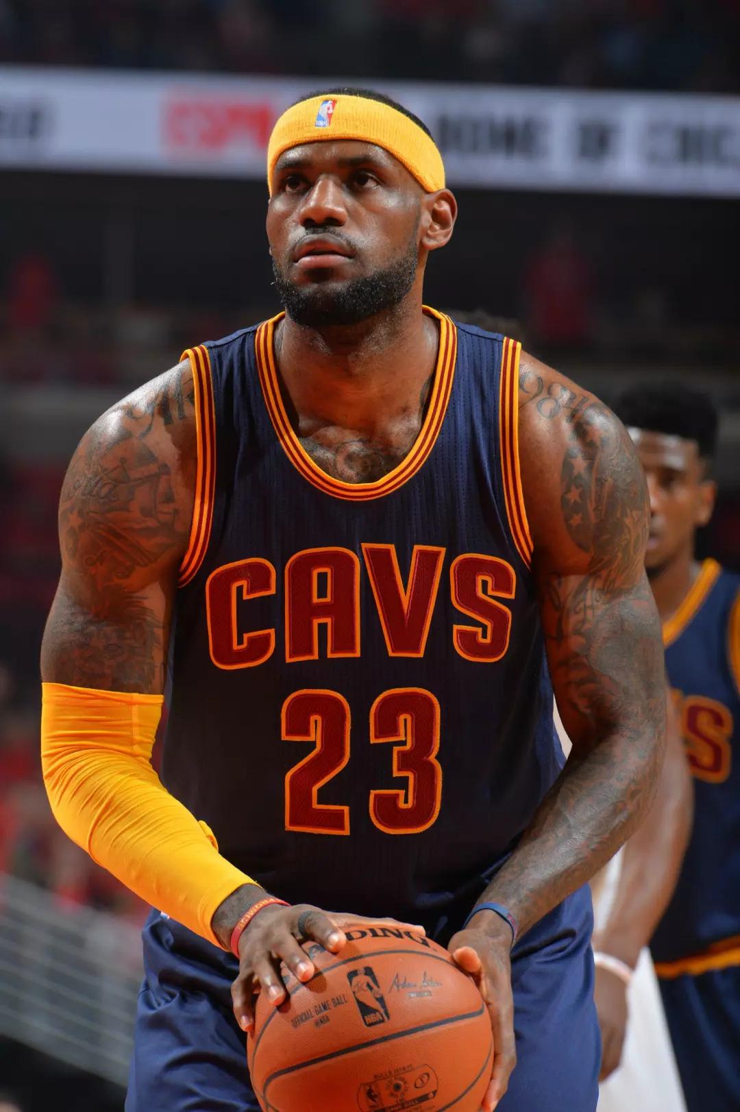 穆勒谈德国队世界杯目标：考虑到抽签结果，必须进入淘汰赛（穆勒：以当前分组形势，德国队的世界杯底线是晋级淘汰赛）