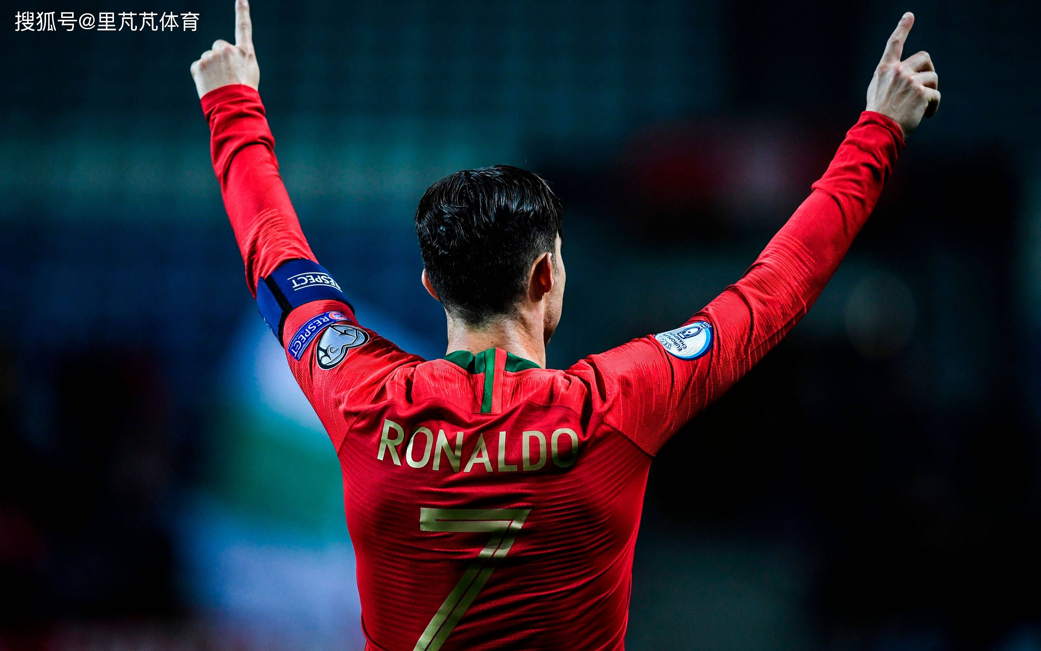 太阳报：英超想本赛季引入裁判摄像头，联盟将要求俱乐部同意（太阳报：英超计划本季启用裁判摄像头，需经各俱乐部批准）