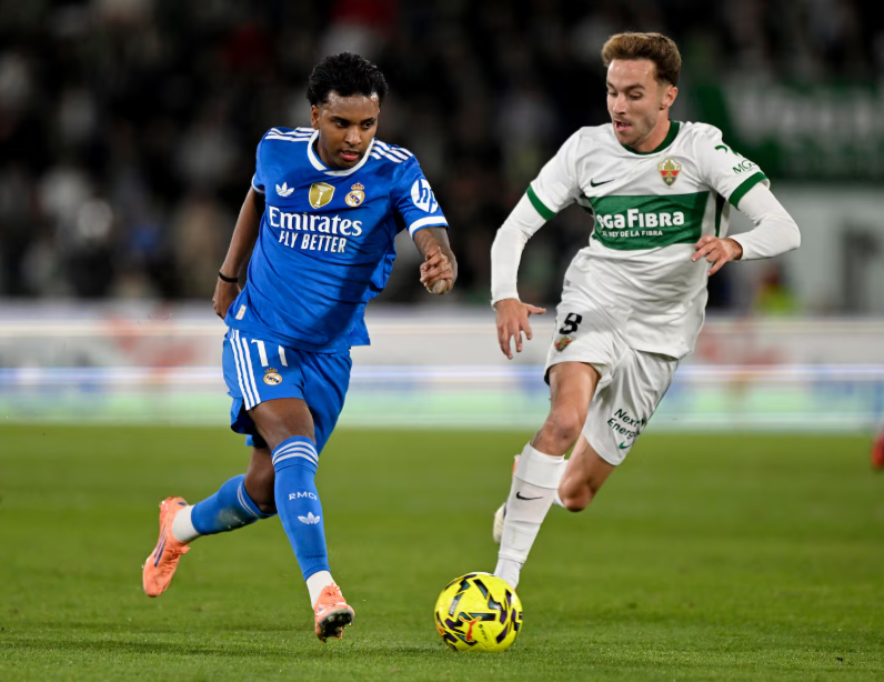 炸翻英超！穆里尼奥弃皇马转投利物浦？3大争议+10亿转会费，红军能逆袭？（英超震荡！穆里尼奥弃皇马投利物浦？三大争议+10亿转会预算，红军能逆袭？）