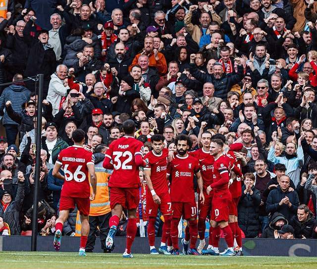 每体：巴萨目前对莱万的原则是，要么大幅降薪要么自由身离开（每体：巴萨给莱万两条路——要么大幅降薪，要么自由离队）