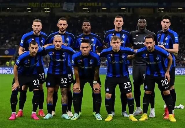 杜兰特中投命中，比赛节奏被点燃（杜兰特中距离跳投命中，比赛节奏瞬间提速）