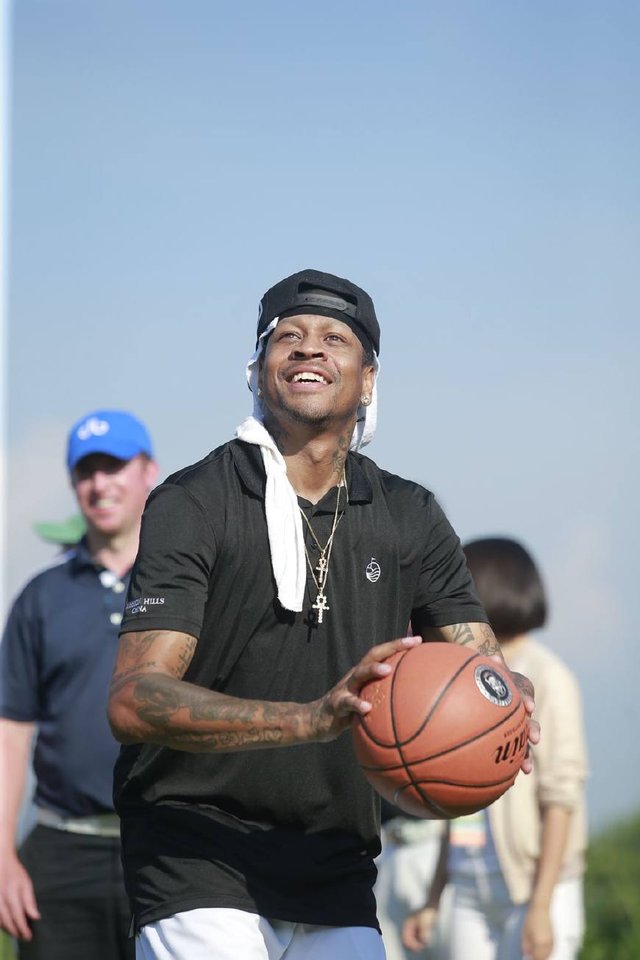 不到24岁！杰伦·约翰逊成为历史上砍下20+15+15最年轻前锋（未满24岁！杰伦·约翰逊成史上最年轻完成20+15+15的前锋）