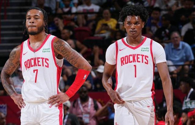 持续发力！萨林杰送长传 胡明轩助张昊上篮将分差拉开到20分以上（火力不减！萨林杰长传发动，胡明轩助张昊上篮，领先突破20分）