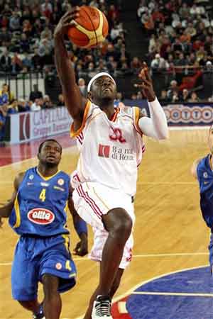 霍安：没人预料到梅西会回来，我希望他能来并和他一起踢球（霍安：没人想到梅西会回归，我盼他到来，与他并肩作战）